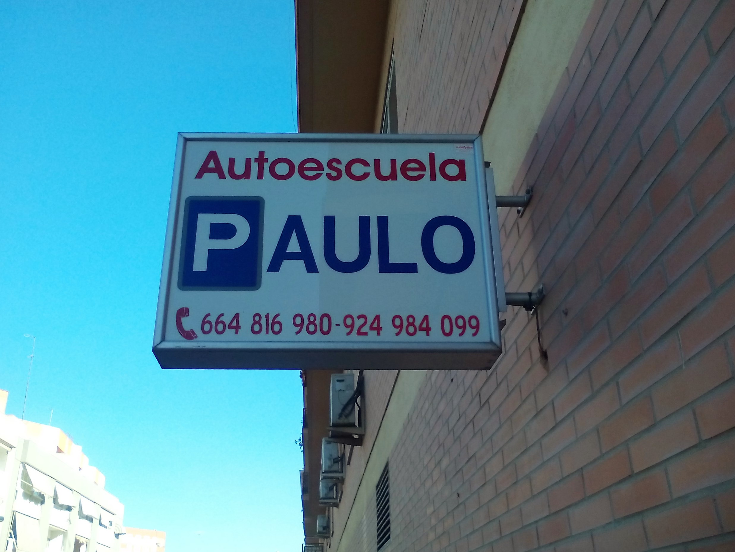 autoscuela en Almendralejo Paulo