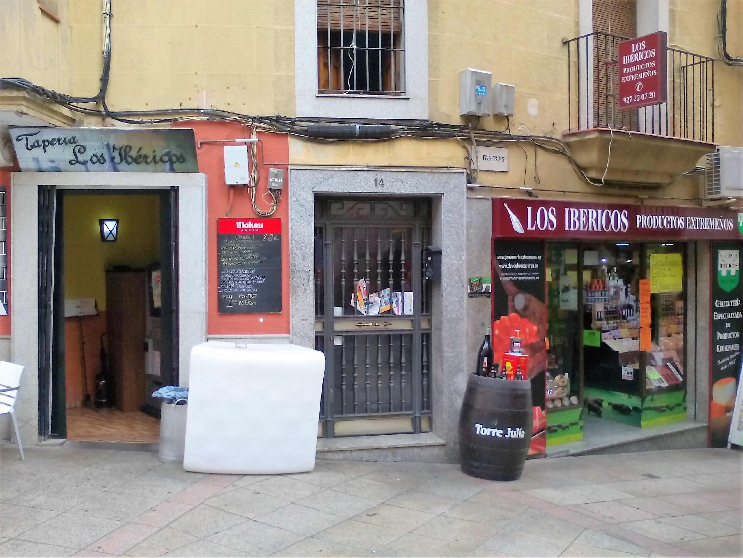 españa taperia restaurante en caceres los ibericos