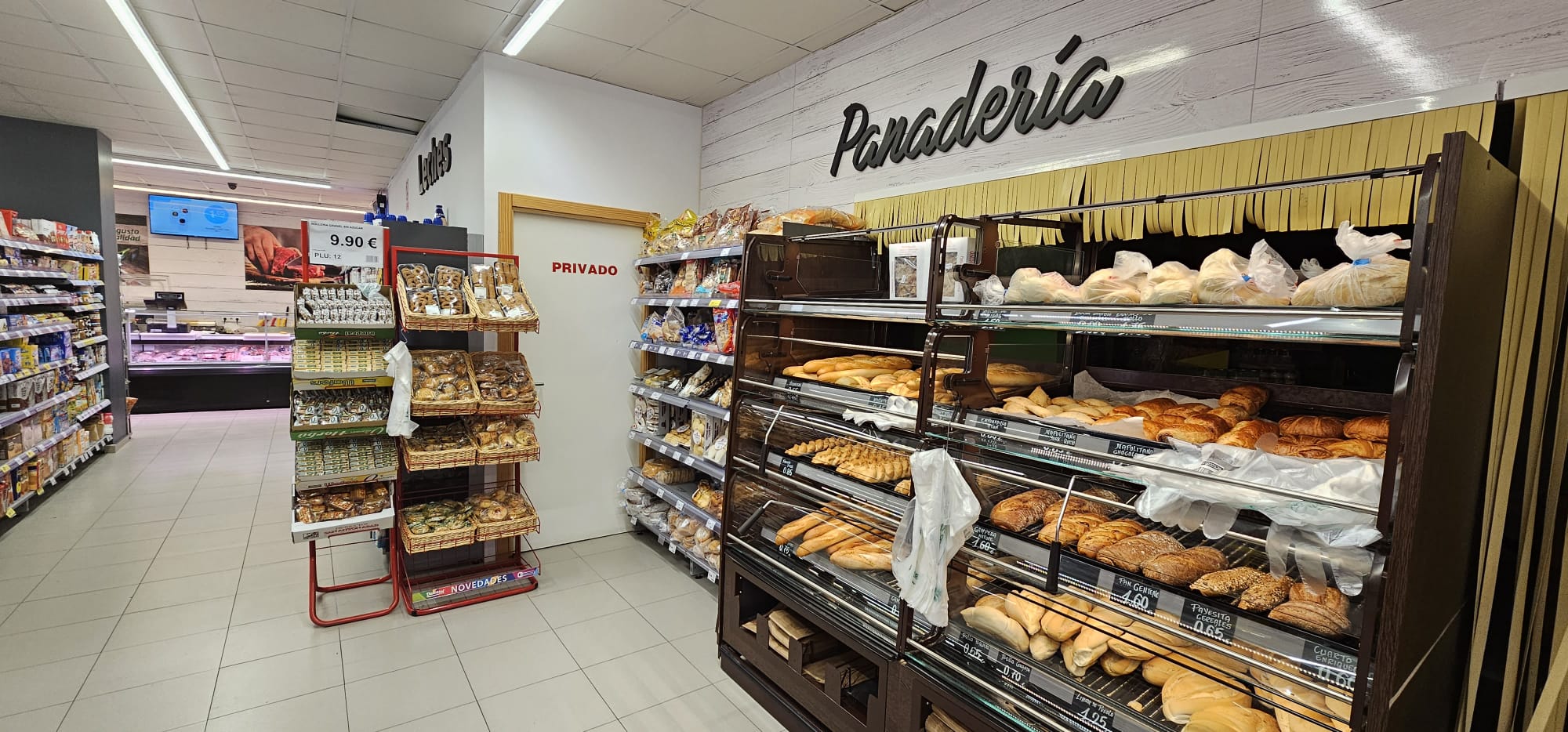 Supermercado Coviran en Cáceres Zona Rodeo Antonio Hurtado Hospital San Pedro