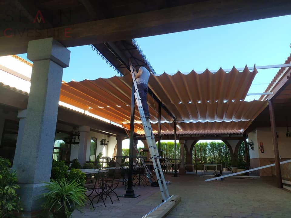 Fábrica De tapizados y toldos en Extremadura Polígono Los Varales